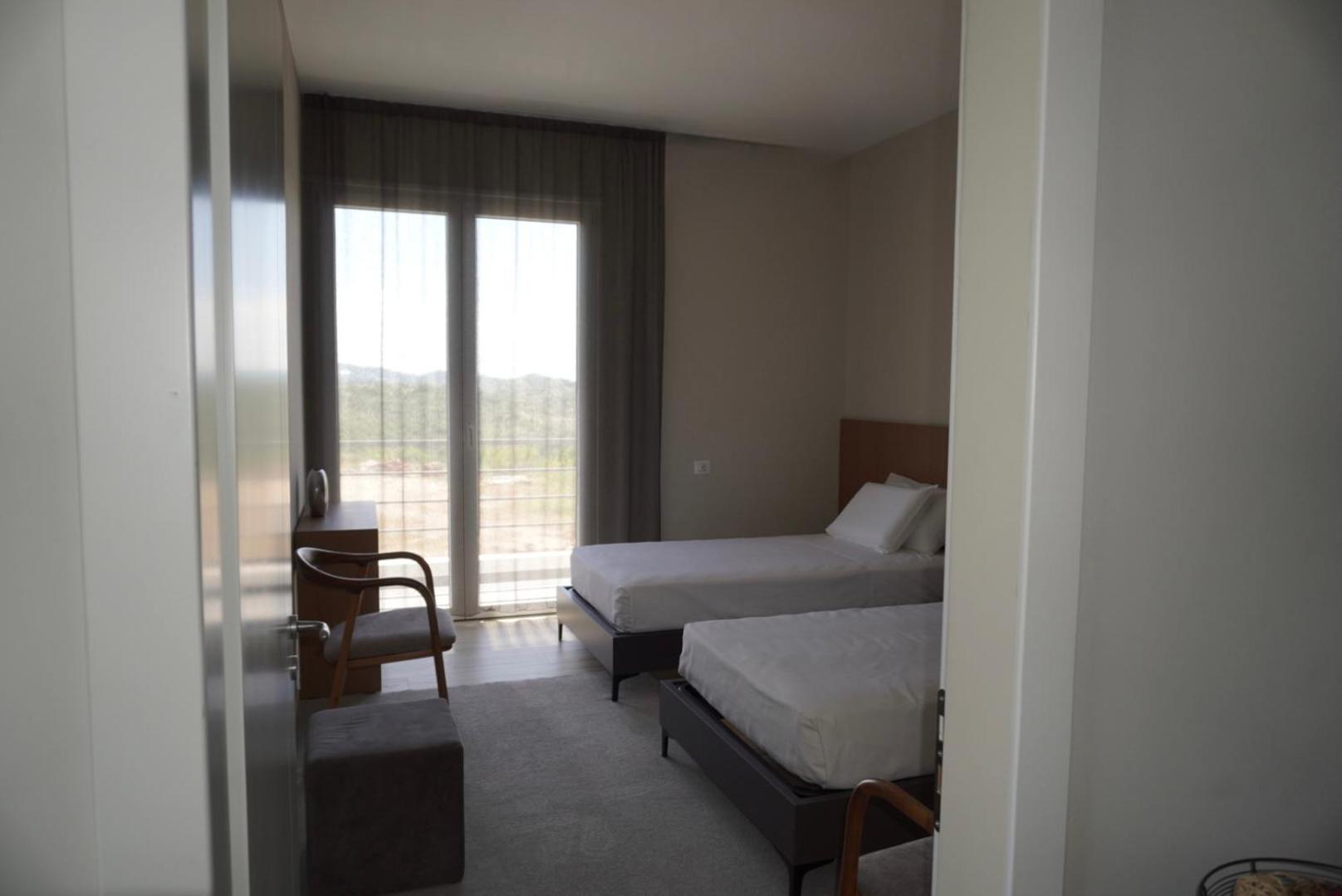 Villa Esmi Durres *